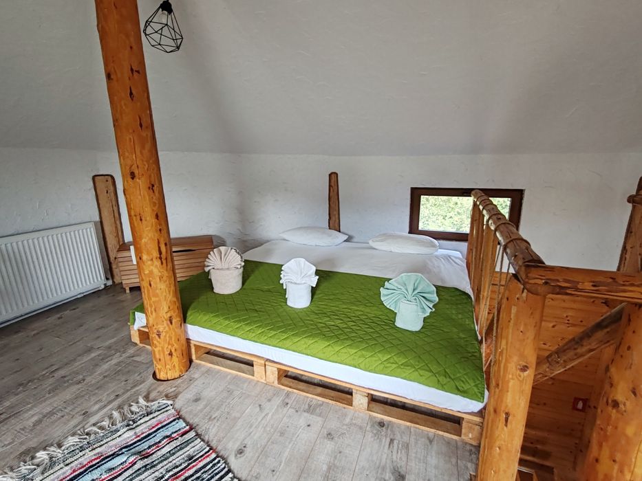 Cabana întreaga de închiriat,minim 2 nopți ,cu capacitate 4 persoane
