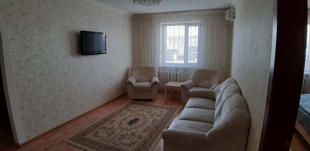 Посуточно 2 ком.кв. по 1 МАЯ 272 за 11000 тенге