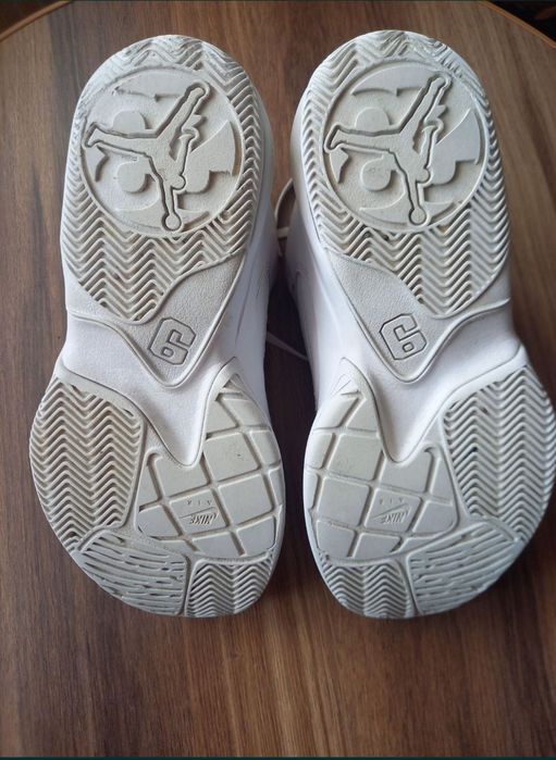 Adidași Jordan aura Max 3 38