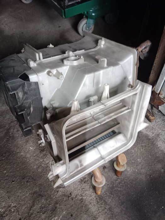 Корпус печки с радиатором Ниссан алмера