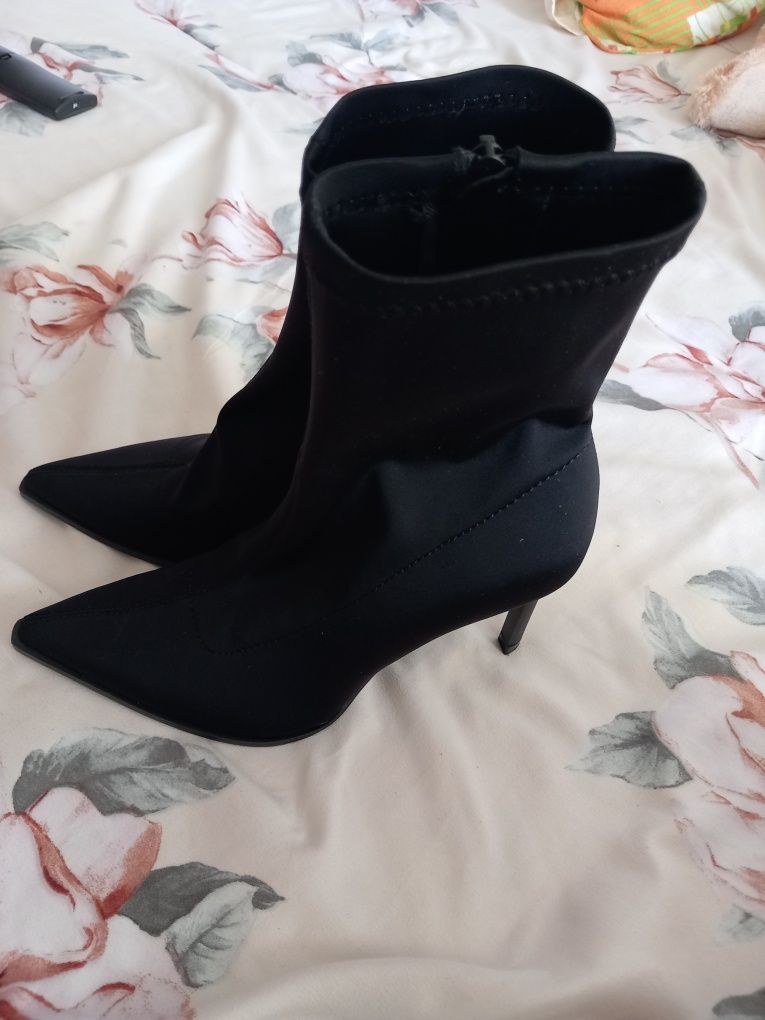 Pantofi Stradivarius nou 37