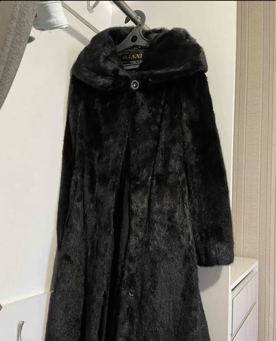 Продам норковую шубу