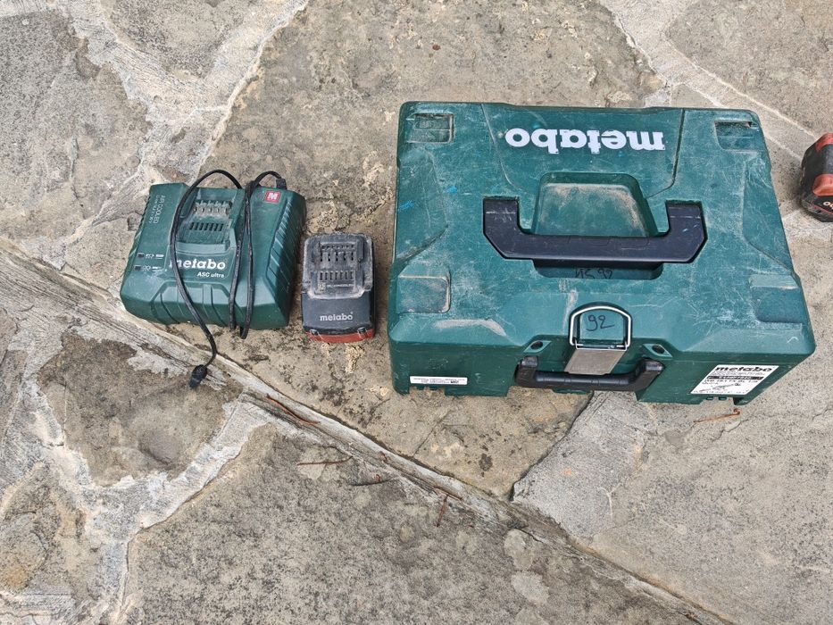 Продавам акумулаторен ъглошлайф  metabo