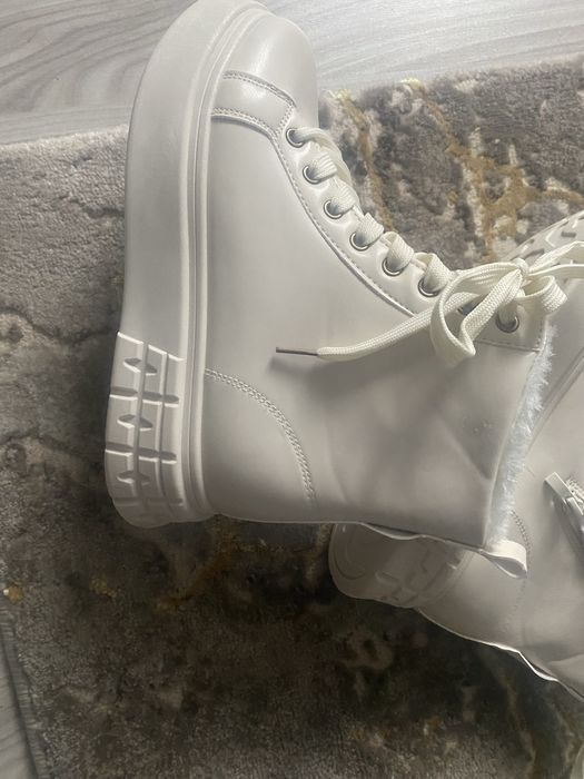 Vand ghete dama , sunt din pitesti .