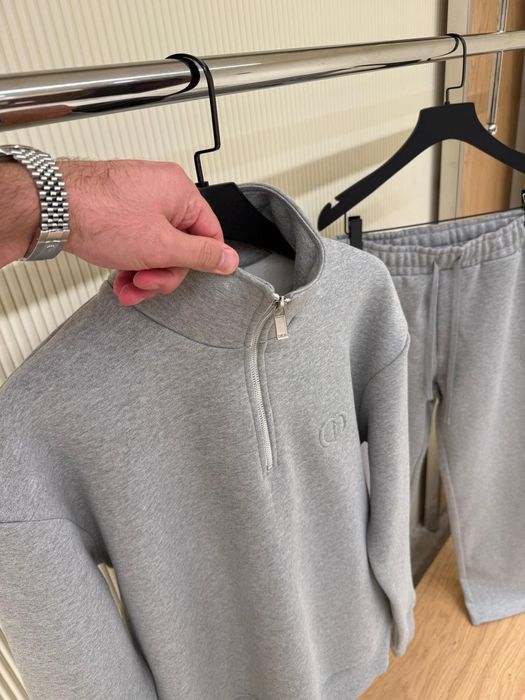 Compleu DIOR   . Toate mărimile disponibile. Calitate premium !!