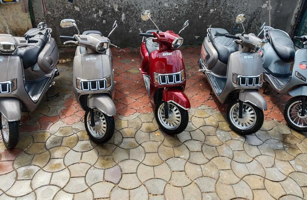 Vand Scuter BSK Leon - An 2024 - 49CC - Nu necesita permis!