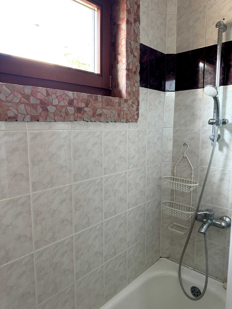 Дава се под наем Тристаен апартамент в Пловдив, Каменица 1 - 98 кв.м за 612 € - Снимка #18
