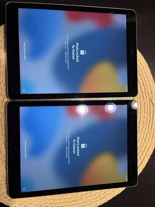 Doua Ipad Air2 64 GB blocate icloud