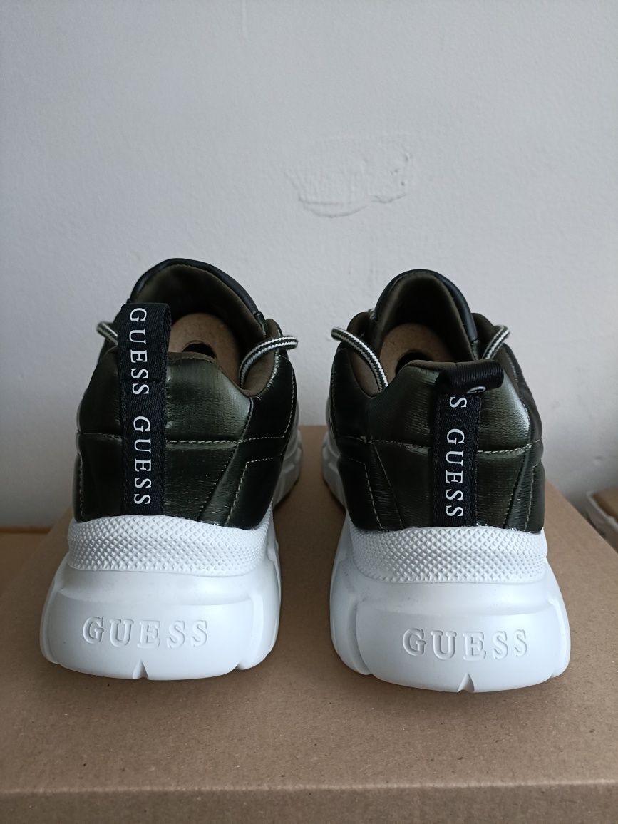 Сникърси Guess номер 39 код 31A