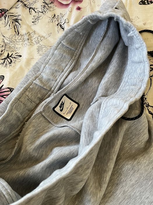 Долнище tech fleece  Xl размер.Едвам носено в добро състояние.