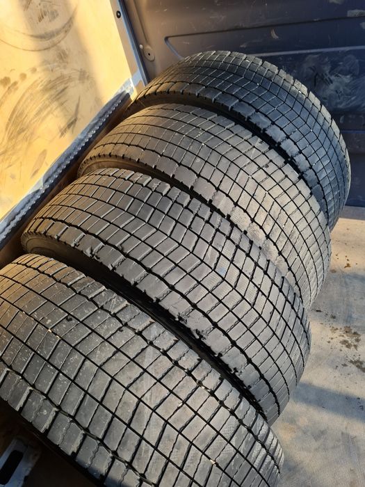Anvelope 285 70 R19.5 de tractiune.