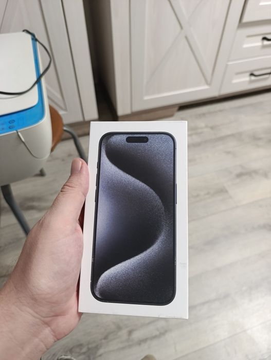 Продам Iphone 15 pro 128gb