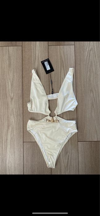 Costum de baie intreg