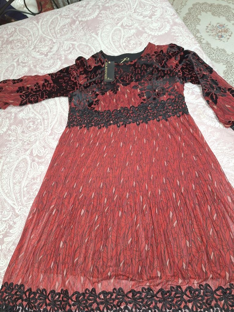 Продам новое стильное праздничное платье Турция