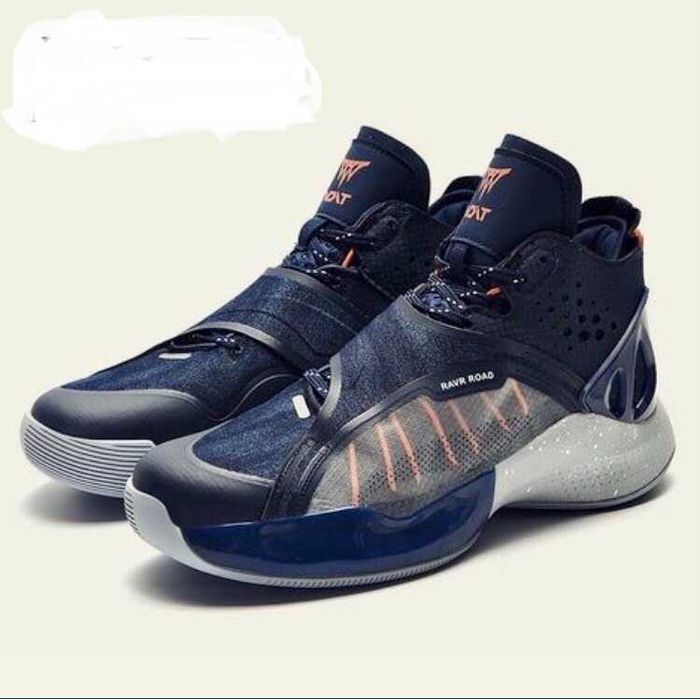 Кроссовки новые, р. 43-44