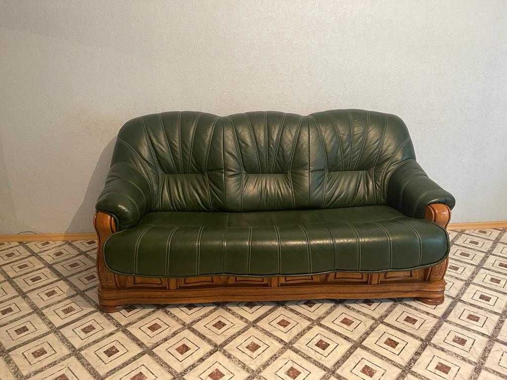 Кожаный уголок диван и два кресла