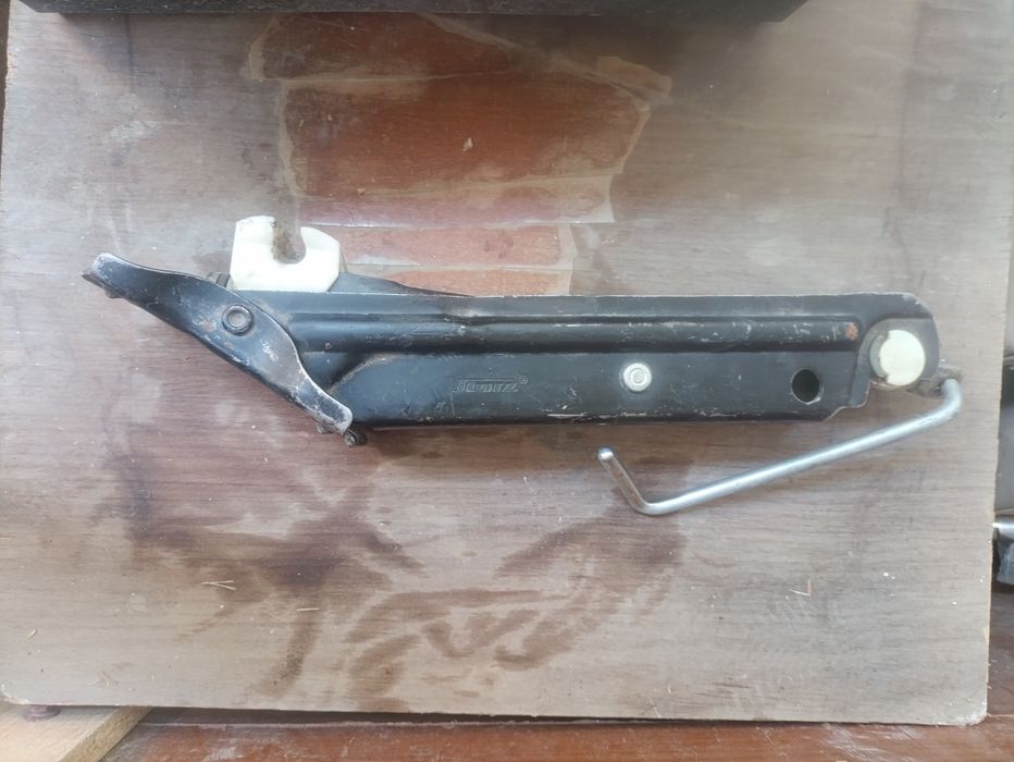 Донкрат на авто оригинал