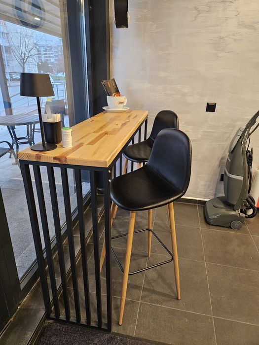 Бар  с два стола комплектт