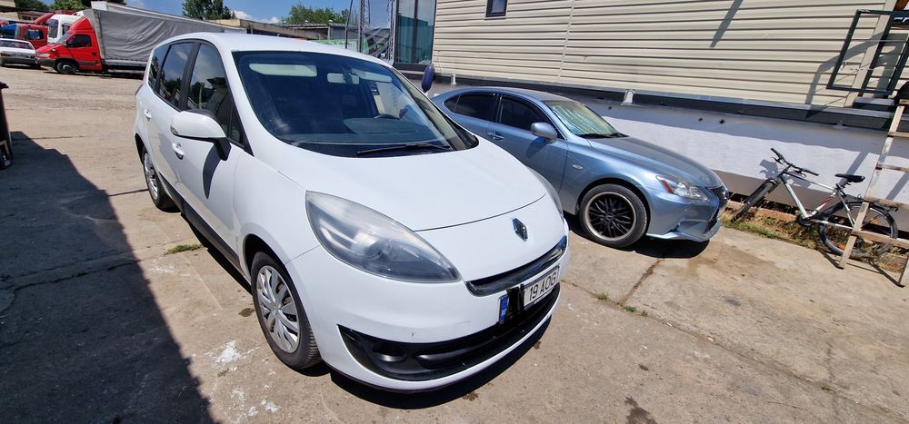 Renault Grand Scenic3 Euro5_1.5dci 2012