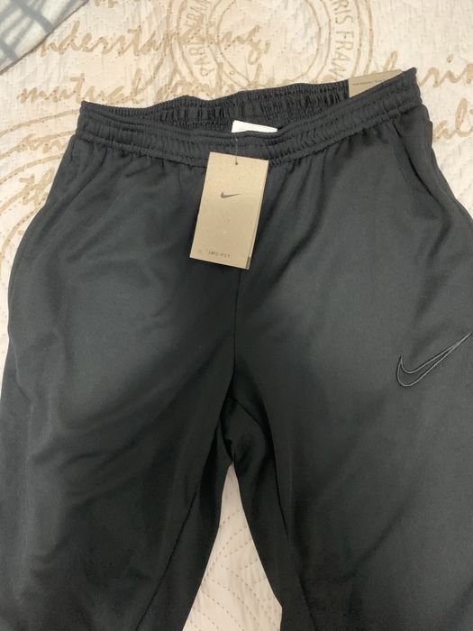 Оригинални долнища на Найк