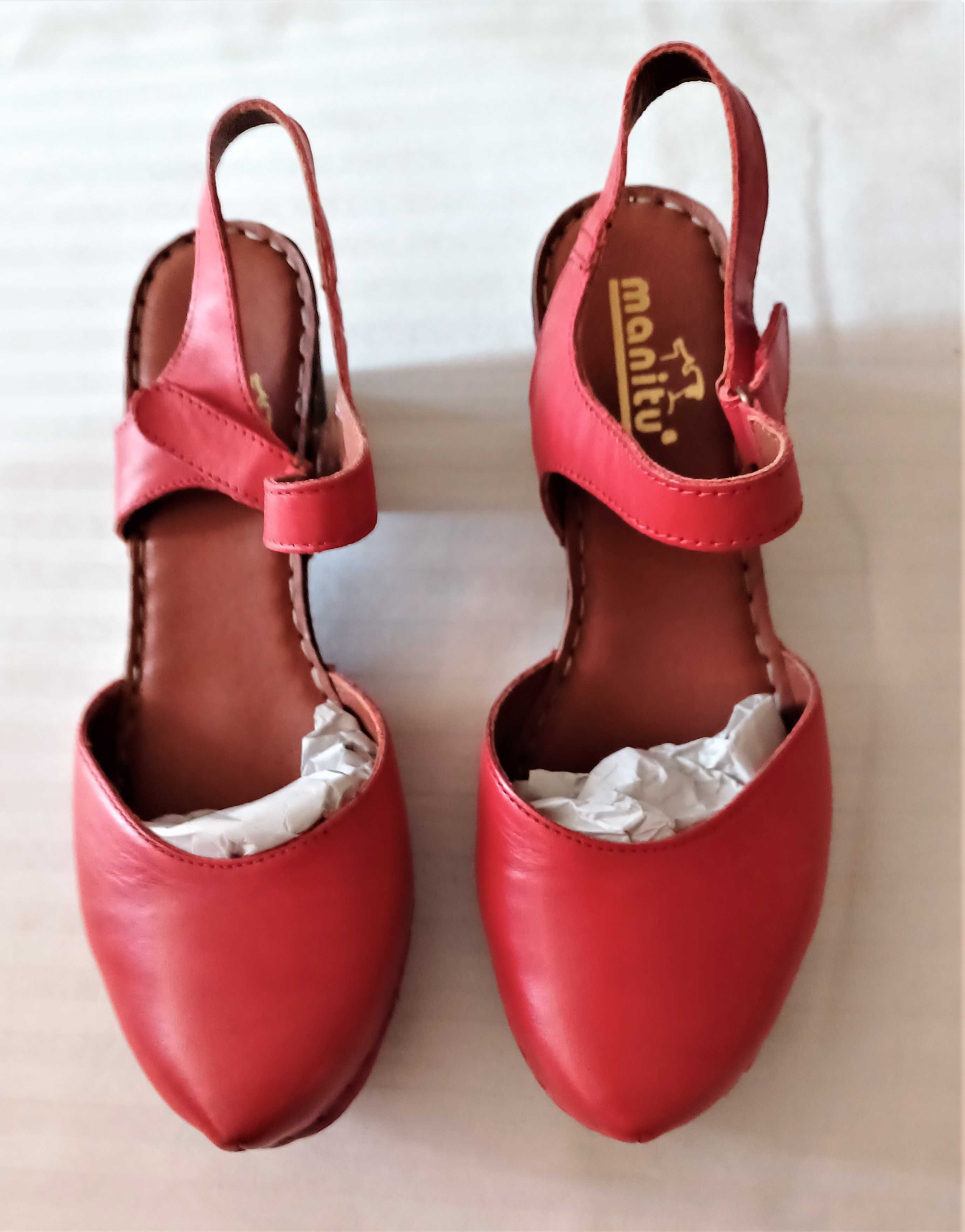 Летни червени кожени обувки с дървена подметка