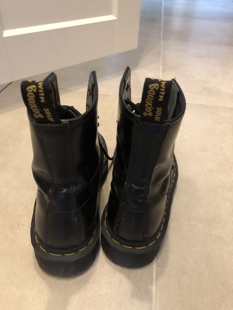 Bocanci Dr Martens damă mărimea 38