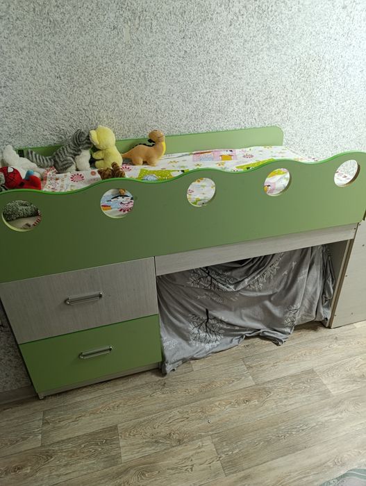 Детская кровать с местом для хранения и матрасом