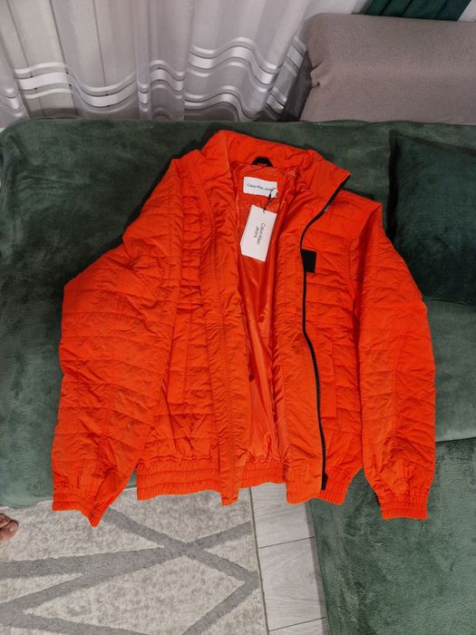 GEACĂ CALVIN KLEIN JEANS
Jacheta matlasata cu buzunare laterale