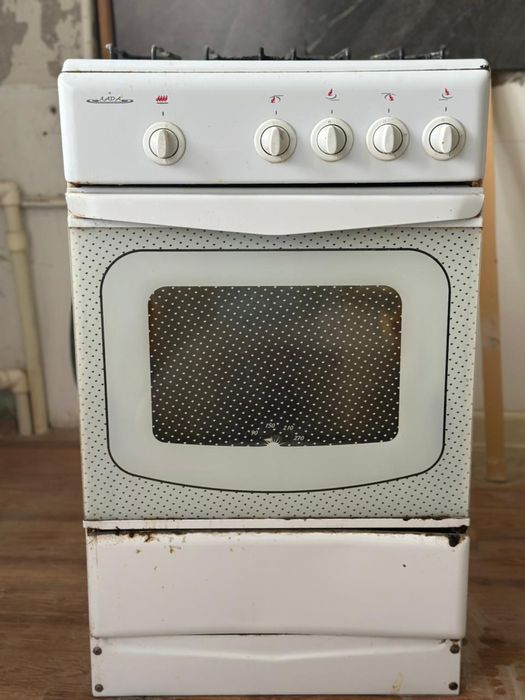 Продам газ плиту