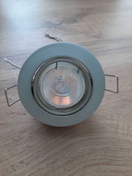 Продам поворотные встраиваемые светильники б/у с лампочками