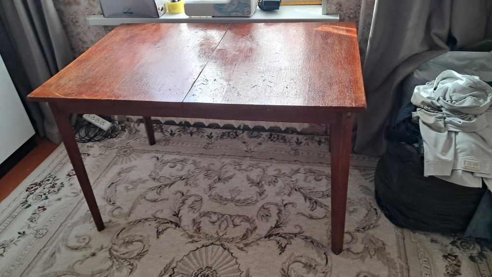 Стол советски...