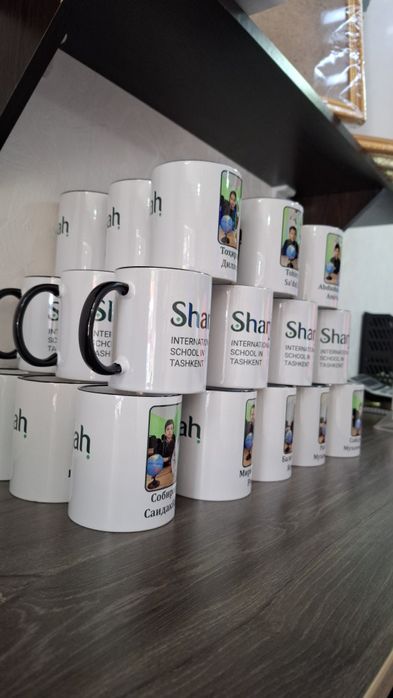 Yangi yil kayfiyatini uyga o‘lib kiradigan rasm tushurilgan bakallar