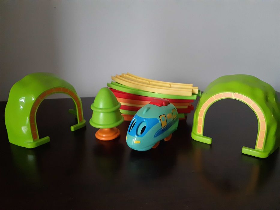 Joc “Locomotivă Tomy pe șine”