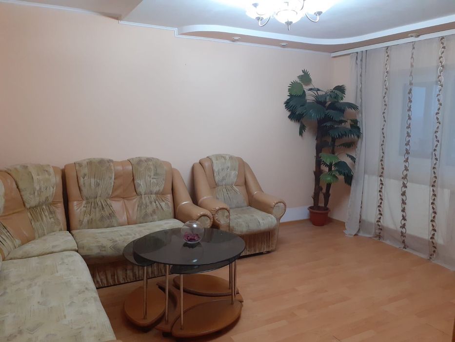 Vind apartament 3 camere