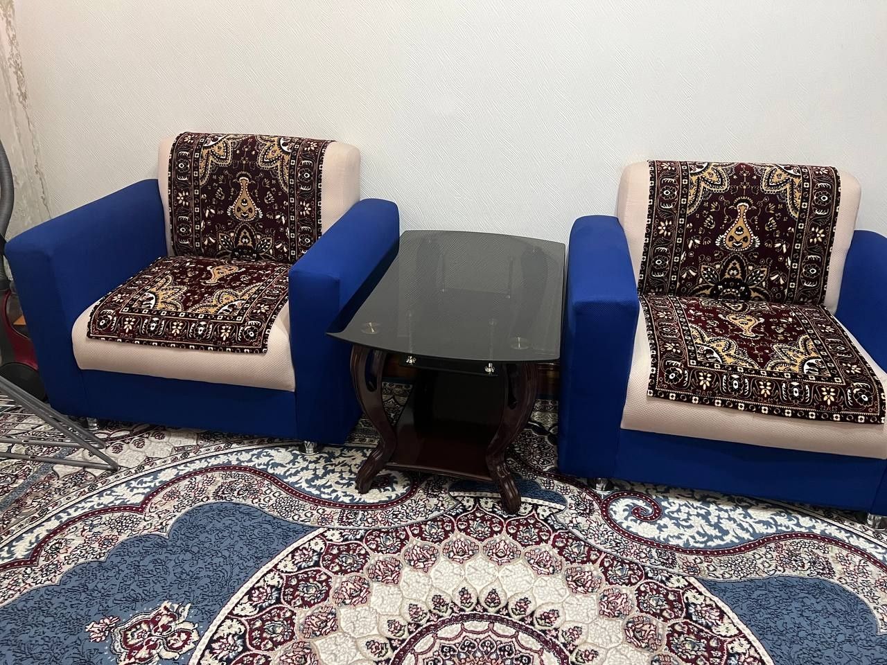 Divan kreslo sotiladi