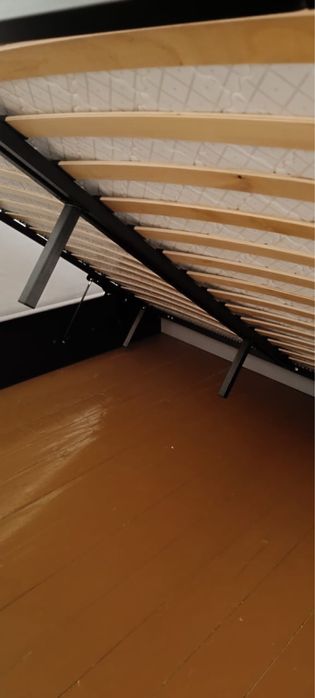 Продам кровать увеличиную двуспальную + матрас