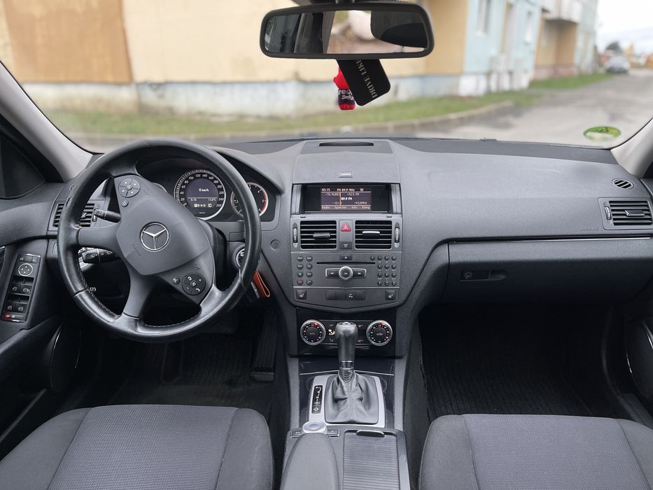 Mercedes-Benz C-Class W204 / 2.2 disel / an 2009