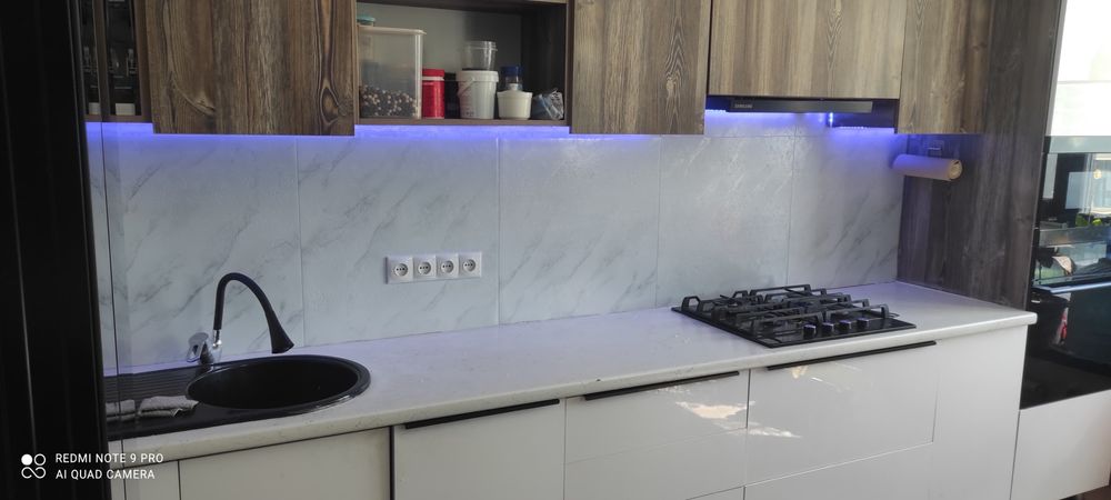 Кухня ( продаеттся без бытовой техники)