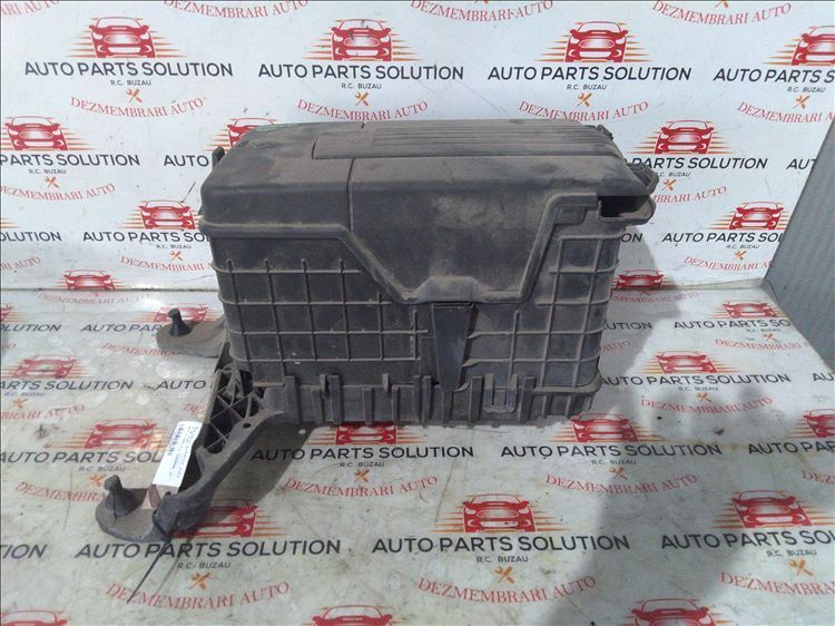 carcasa baterie auto 1.6 tdi wolkswagen touran an fabr. 2011