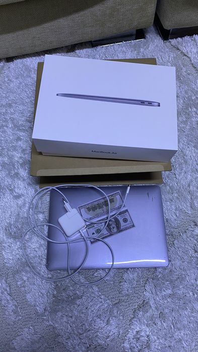 MacBook Air 13” — Идеальное состояние, как новый!