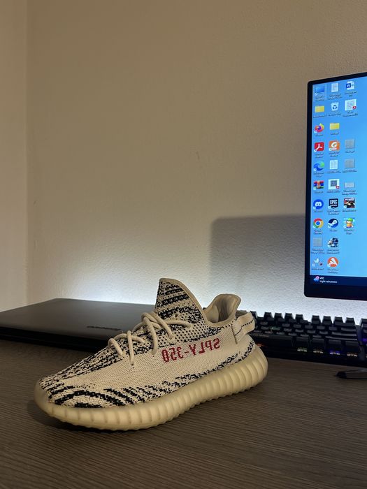 Yeezy zebra 350,arata ca si noi!!