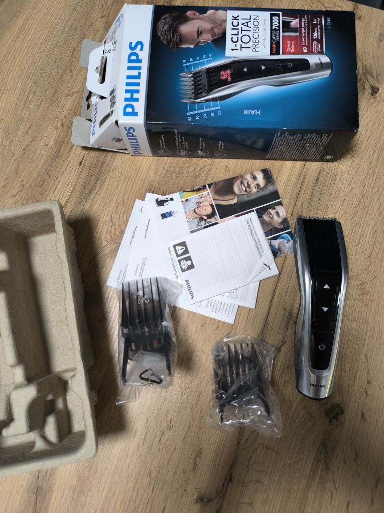 Продавам машинка за подстригване Philips HC7460