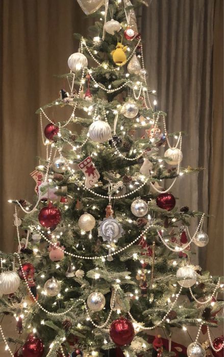 Продается новогодняя елка с игрушками