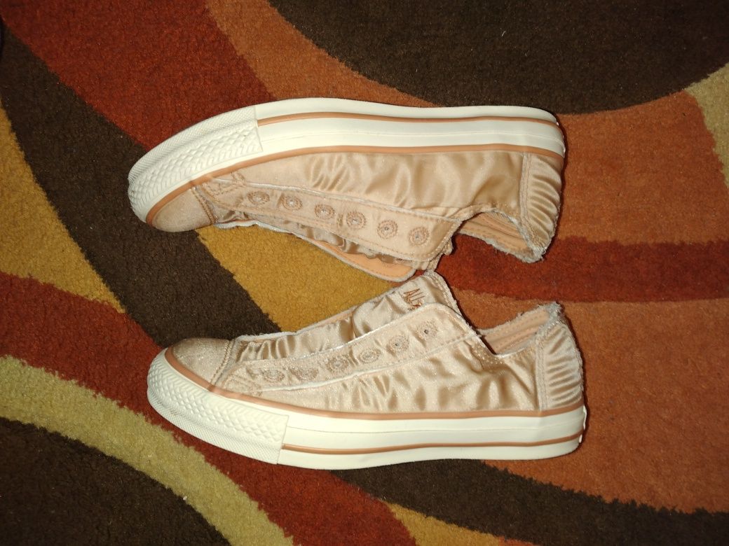 Converse marimea 37