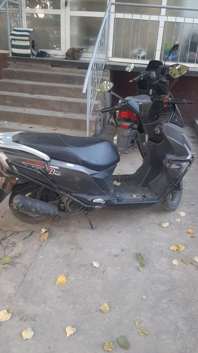 Продается скутер , техпаспорт и номер есть