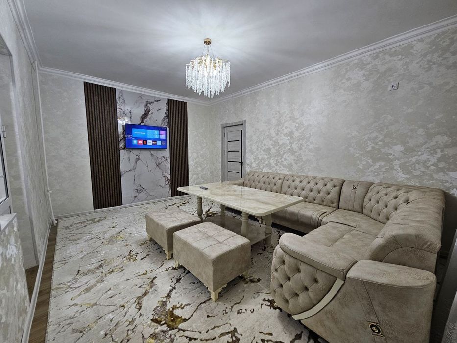 Срочно продаётся 2х ком квартира периделна 3 ком