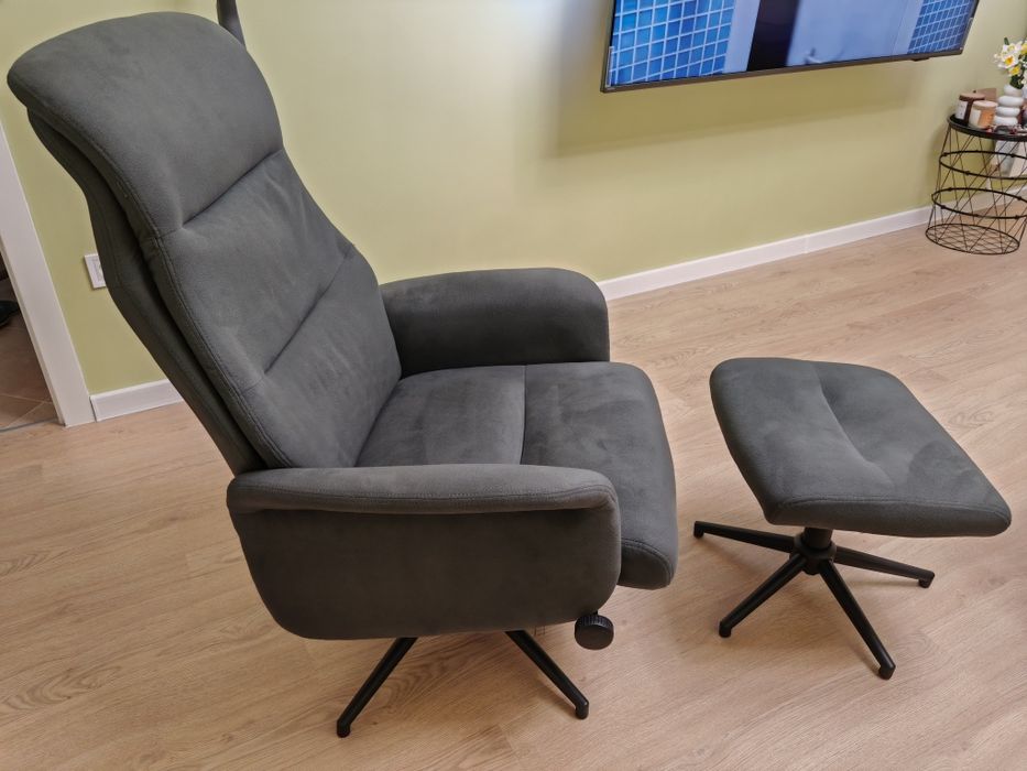 Фотьойл с табуретка