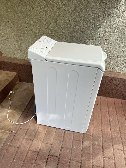 Vand masina  de spalat cu incarcare verticala Indesit