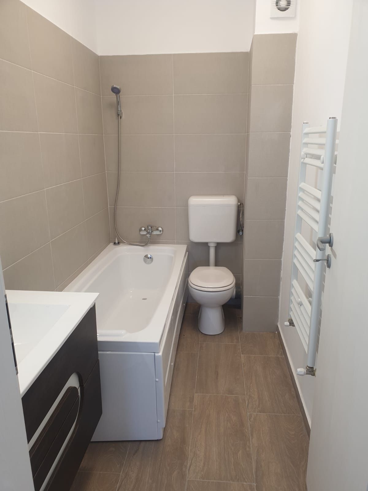 Apartament 3 camere et4 Drumul osiei 68 Kaufland Auchan militari sec 6