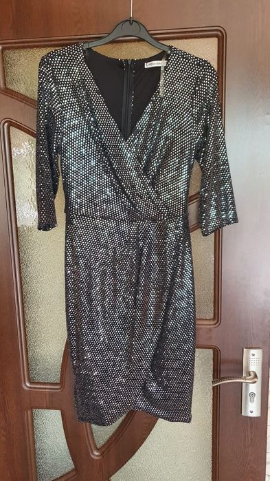 Vând 3 rochii elegante